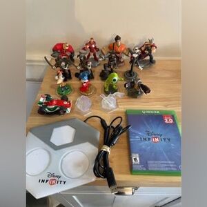 Xbox One Disney Infinity 2.0 Lot
Comes with 2.0 Game Disk & Pad